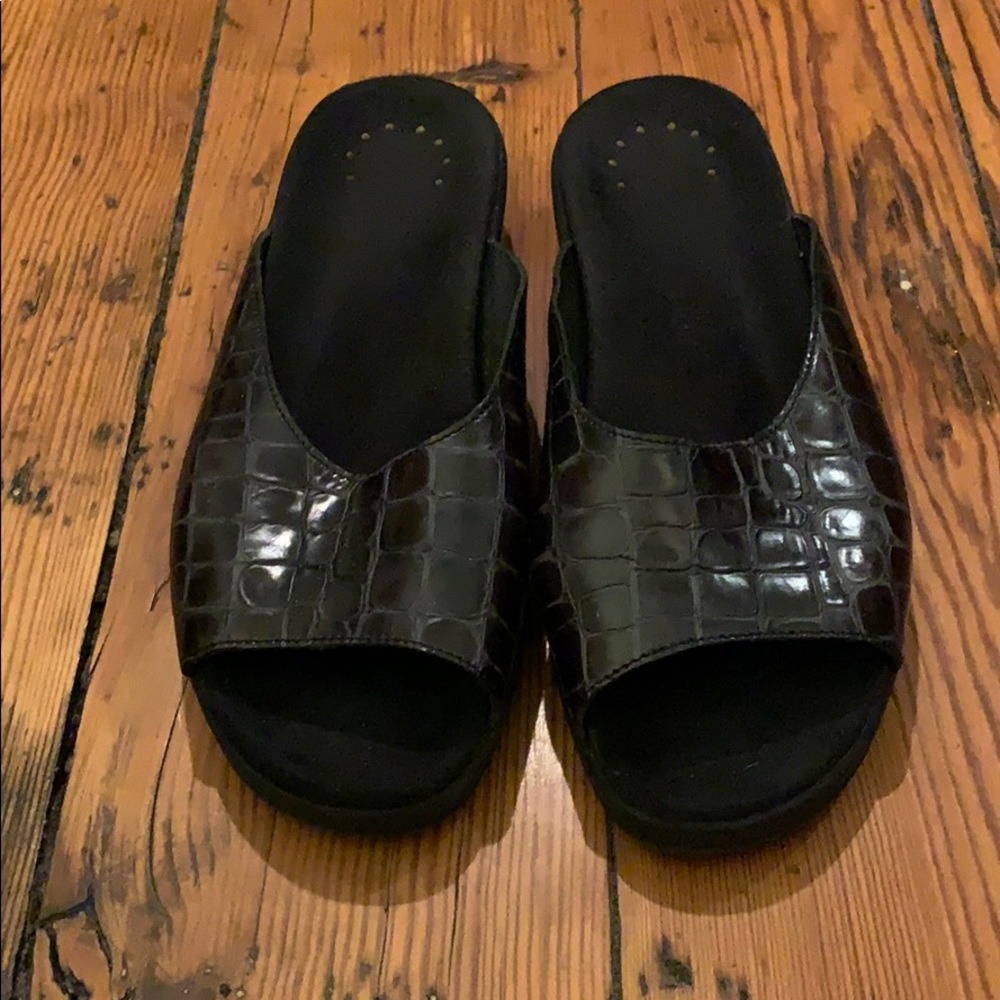 Mephisto Black Croc Leather Slides
